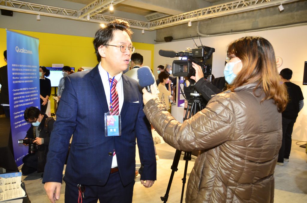 仁寶電腦支持新創，杜俊賢經理說明在加速器徵選階段就開始協助評選及提供新創發展5G的裝置與資源