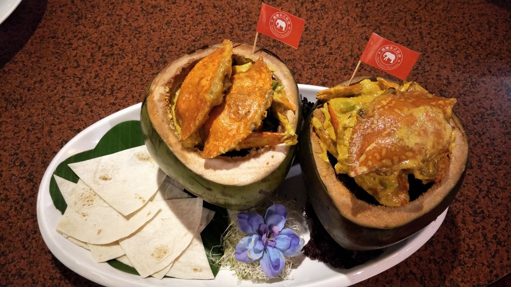 泰式滑蛋咖哩鮮蟹+烤餅 攝影:林志毅