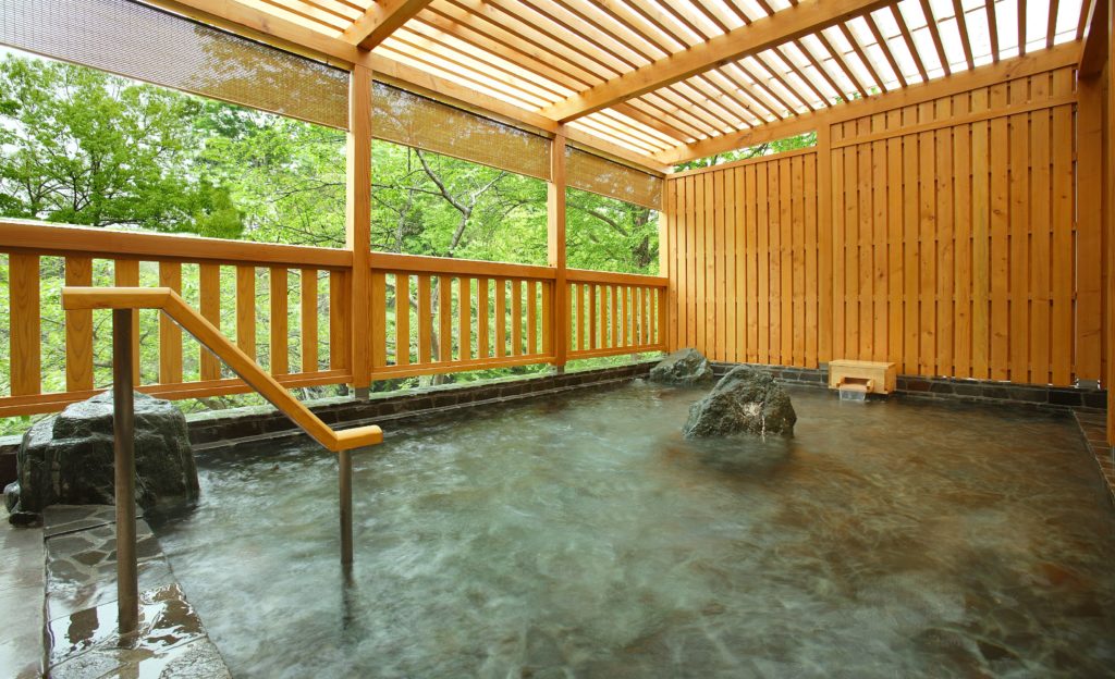 能觀賞横瀬川的露天風呂   相片提供：和銅旅館