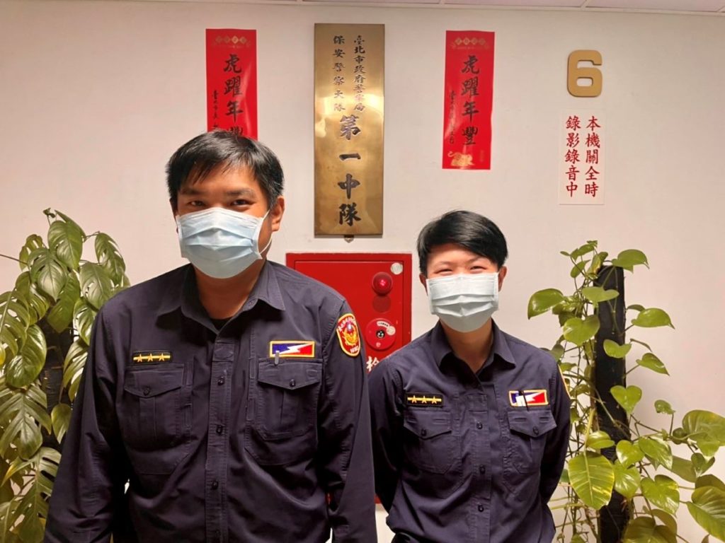 臺北市保安警察大隊第一中隊警員林明輝、高采羚(由左至右)