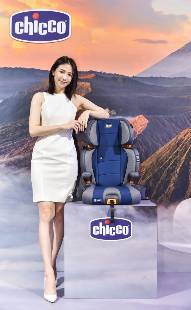 Chicco KidFit Adapt Plus成長型安全汽座推出全新升級「智能恆溫版」，採用專利材質37.5®智能調節布料，讓兒童乘坐時周遭的微氣候核心溫度保持在37.5度、相對溼度維持在37.5(Chicco提供)