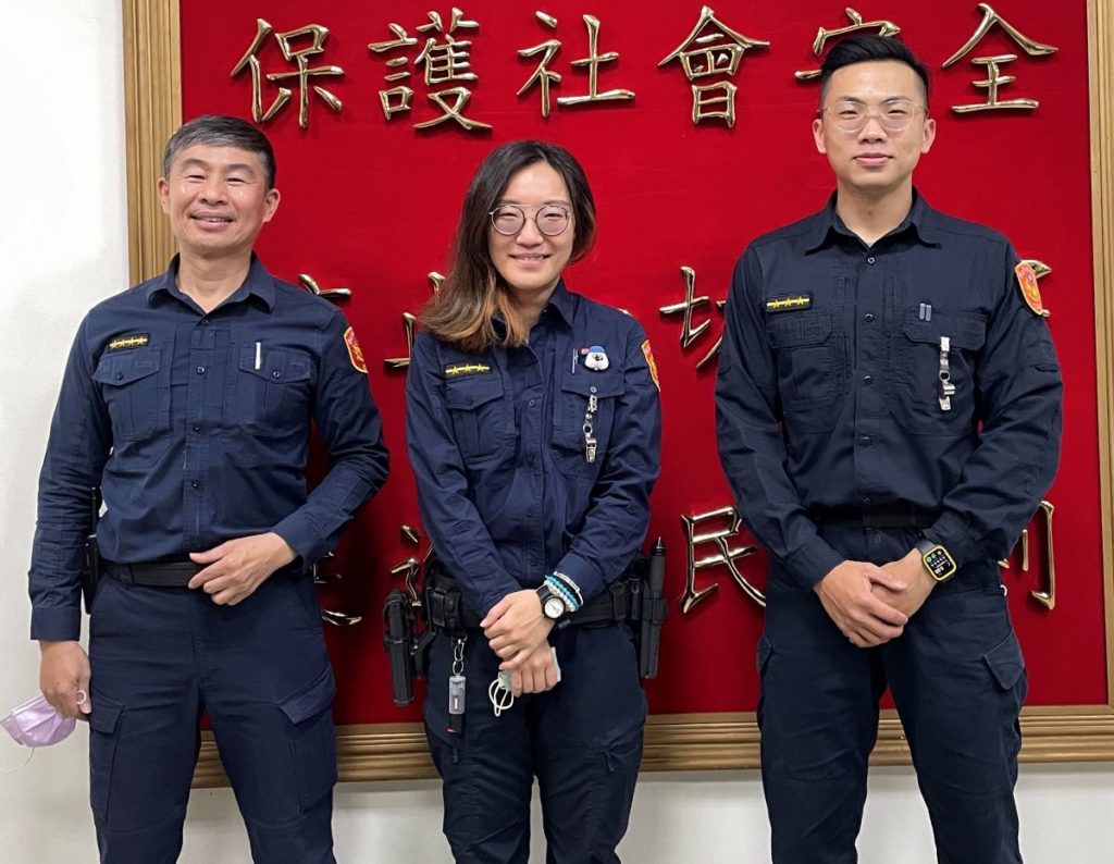 文德派出所副所長姚志毅(左)、警員陳家瑜(中)、李進丁(右)