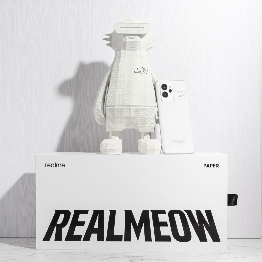 延伸紙概念，推出限定版realmeow Paper公仔，3月23日於realme網路商店獨家販售。