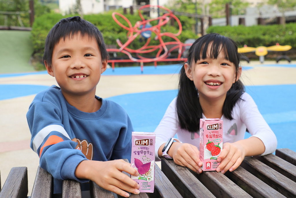 克寧超級食物保久乳飲品系列雙雙榮獲潔淨標章，保證八大不添加全家飲用好安心。