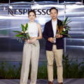 Nespresso 2022年永續體驗展「未來花園」呈現咖啡膠囊循環再利用的無限可能，左：Ｎespresso咖啡永續大使 許瑋甯；右：Ｎespresso台灣事業部總監盧翰霖。