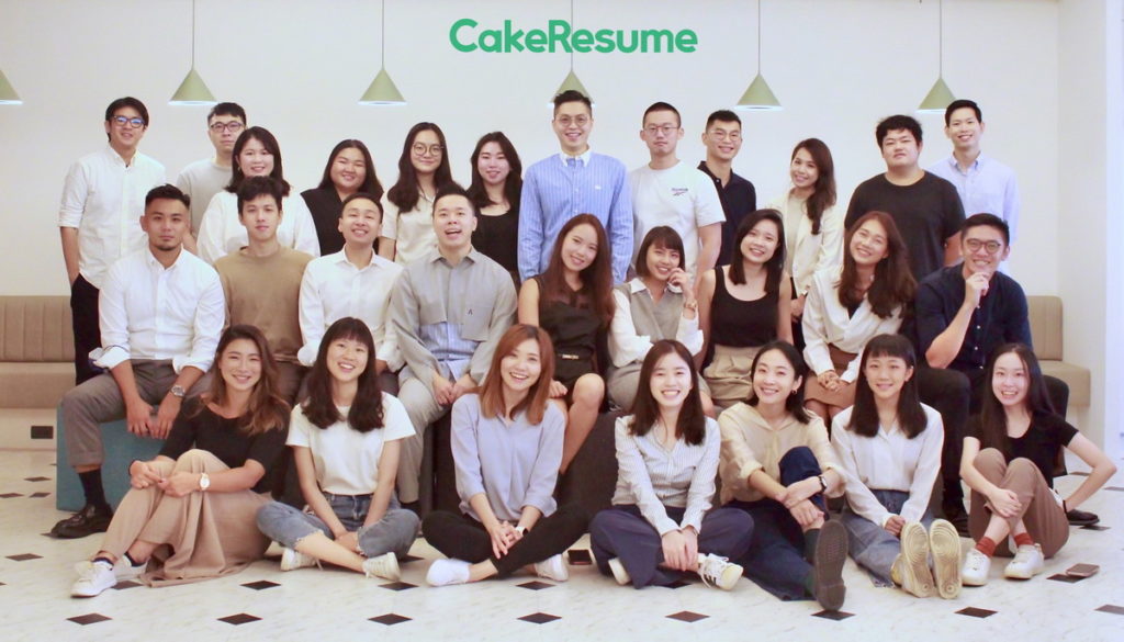CakeResume於不到六年內累積兩百五十萬專業人才庫，近年看準科技人才荒趨勢，轉型為跨地域、跨領域的雙向媒合求職平台，協助企業更精準地進行有效招募，讓企業從被動徵才到主動搶才。