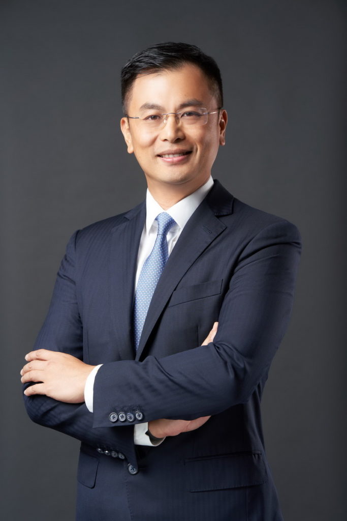 Lenovo 方案服務業務集團總裁黃建恆表示「企業資訊長希望與廠商合作，齊力推動組織前進並邁向成功。」