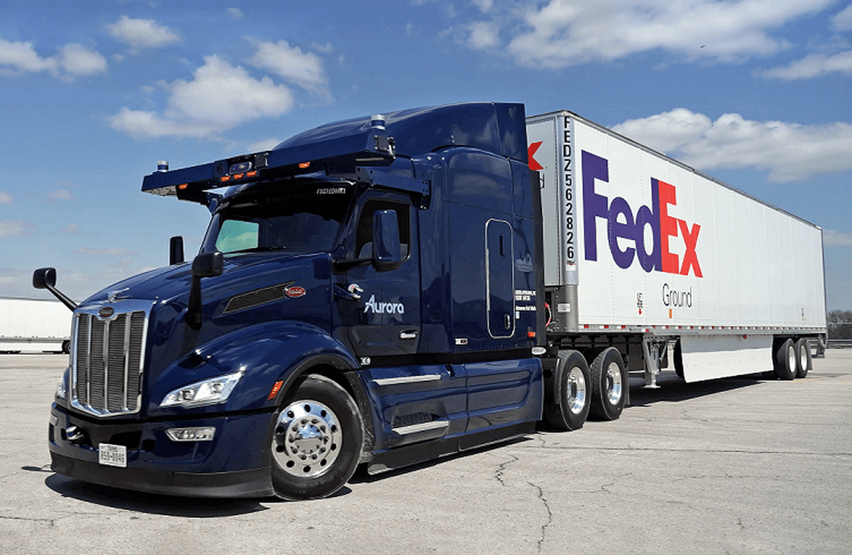 聯邦快遞與Aurora共同宣佈擴大自動駕駛貨運實驗計劃，將在美國德州新增商業路線
