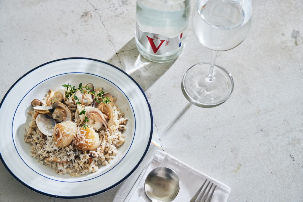 Vittel法維多天然礦泉水創意特色法式料理：松露海鮮蘑菇白醬燉飯