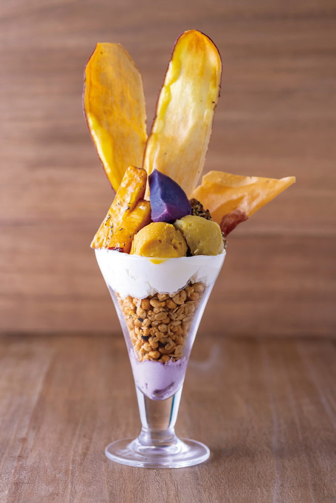 這款用料不手軟的「奢華地瓜百匯冰淇淋」含有多達12種食材，讓消費者飽享地瓜好滋味。（圖片來源：© Imo Shimizu）