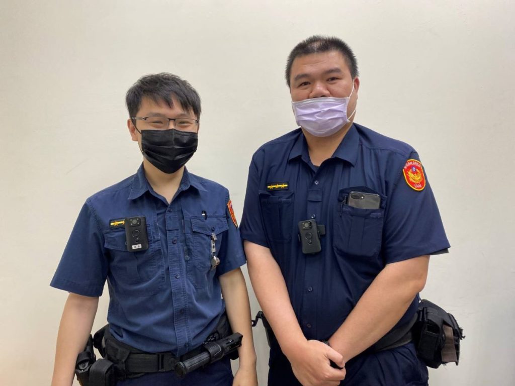 寧夏所警員吳立仁（右）、警員姚柏翔（左）