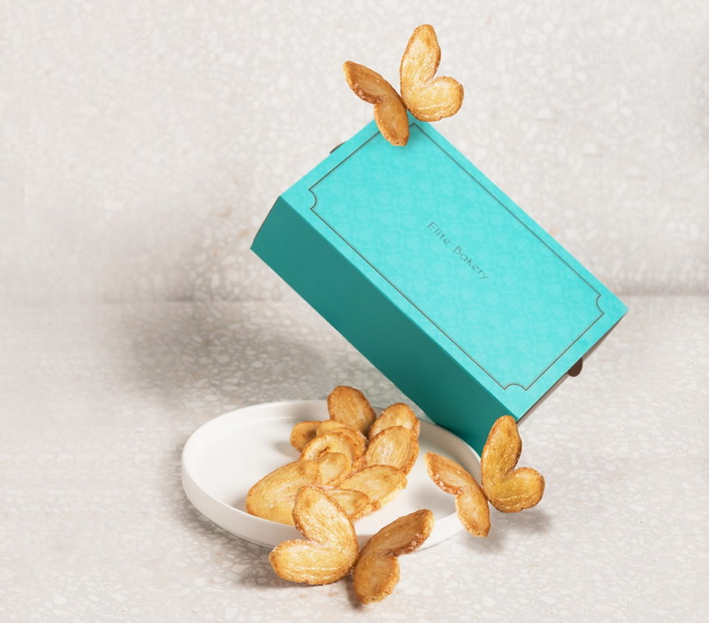 「法式蝴蝶酥」為新品首發，堅持酥皮工藝，入口後每一層的薄香酥脆，美味口感令人著迷。(圖／六福旅遊集團提供)