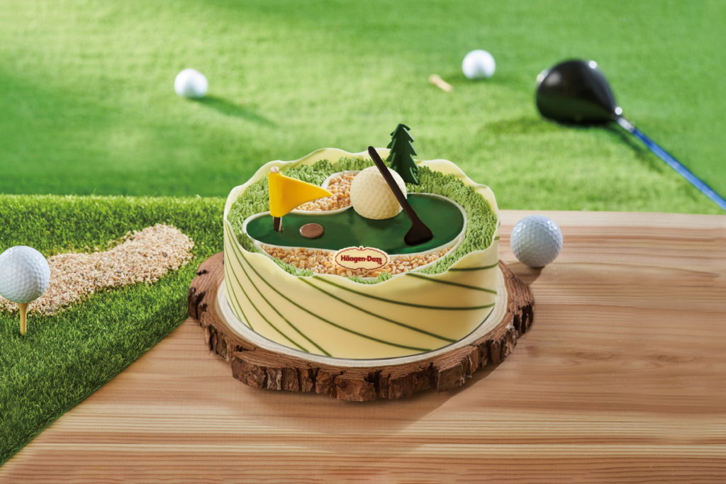 「一桿進洞」精緻逼真的高爾夫球場造型蛋糕，讓人眼前為之一亮，將「一桿進洞」的幸運寓意，獻給最喜愛高爾夫的運動型爸爸。