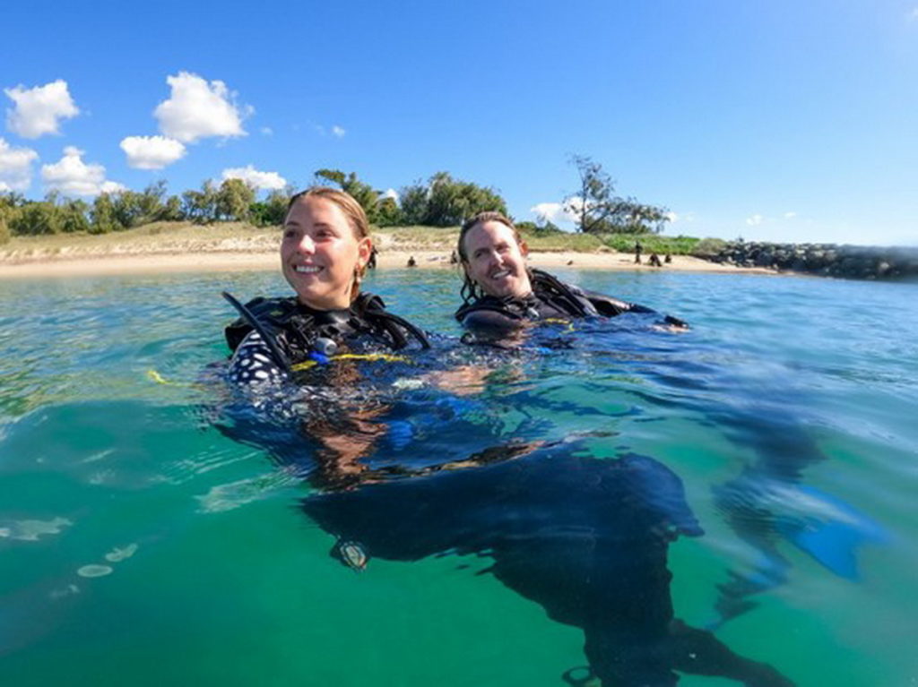 南港海道(SOUTHPORT SEAWAY)是黃金海岸最受歡迎的潛水地點之一，有著種類繁多的海洋生物可供探索(圖片版權：澳洲昆士蘭旅遊暨活動推廣局)