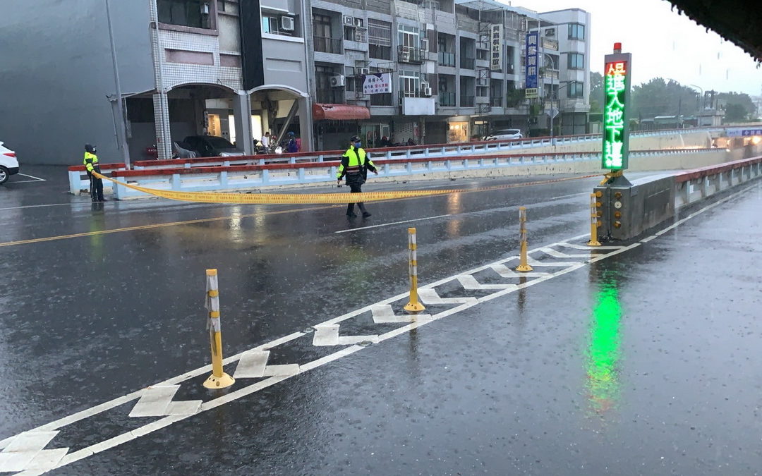 短時強降雨 嘉義市興業西路地下道暫時封閉 請民眾改道通行