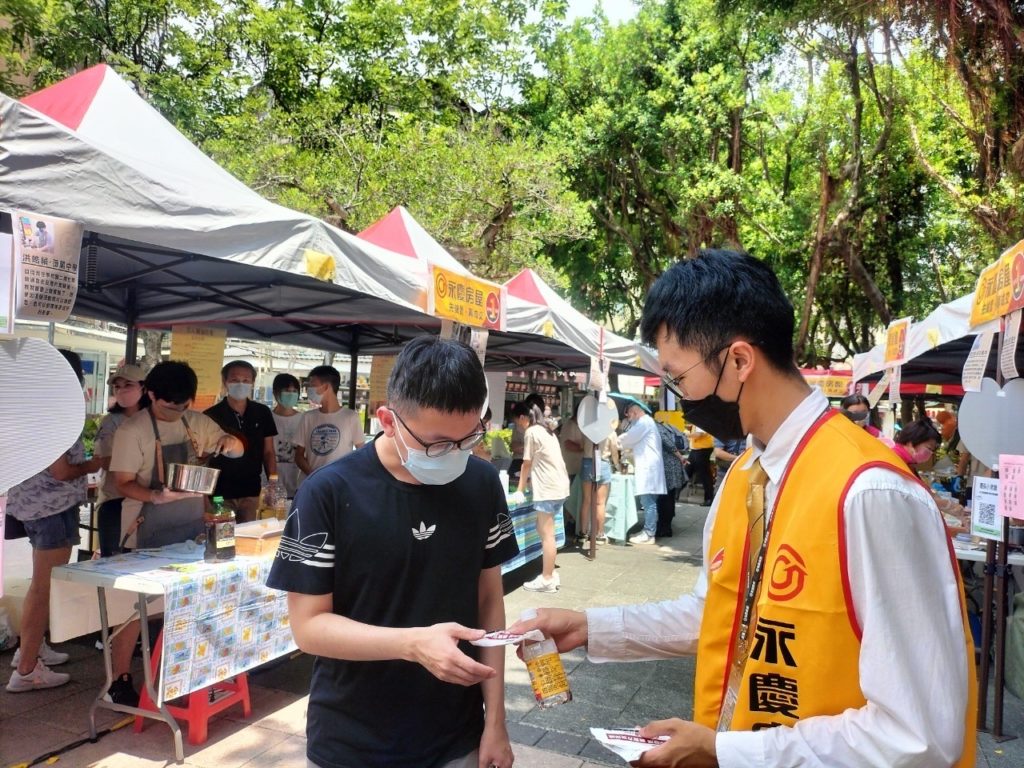 「社區好鄰居」永慶房屋經常協助地方舉辦活動，贊助帳篷、瓶裝水等物資和人力