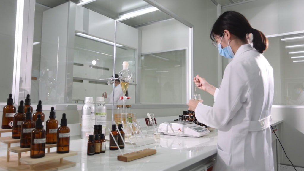 台灣最大的保養品生技實驗室，頂規打造精品級保養。
