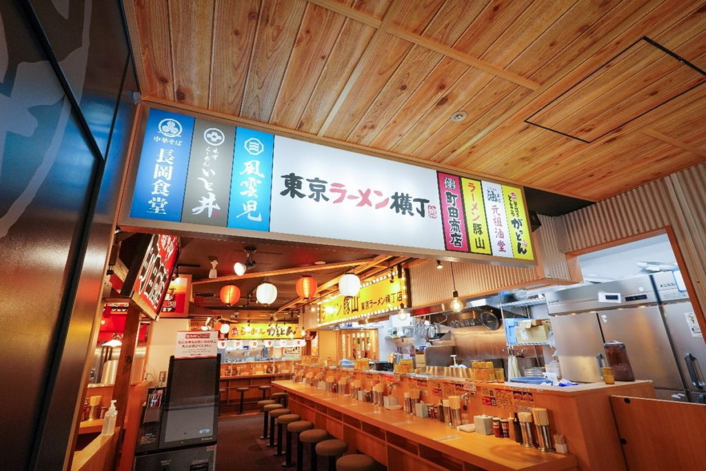 東京拉麵橫丁提供豚骨拉麵、醬油拉麵、味噌拉麵、沾麵、油拌麵等多種麵食選擇。（圖片來源：ⒸYaesu Shopping Mall Co.,Ltd.）