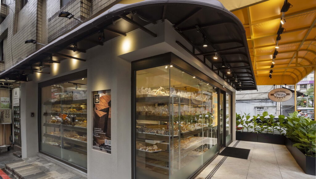 普諾麵包坊打造出彷彿歐洲街邊小店的購物