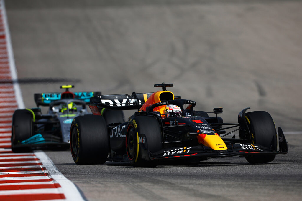 紅牛車手Verstappen靠著令人難以置信的直線速度，獲得本季第13場勝利