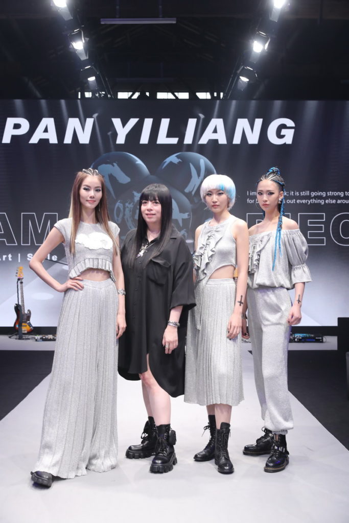 設計師潘怡良 2023SS『邂逅未來』系列 第三部曲 「領頭未來」結合RAM PIECE領頭羊當代藝術