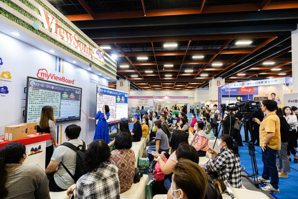 ViewSonic 於2022年「臺灣教育科技展」推出超過30 堂橫跨國中小及高中系列課程，一次網羅精彩豐富的數位互動教學內容