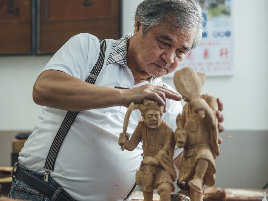 鹿港傳統木雕藝師李秉圭  榮獲2022年國家工藝成就獎