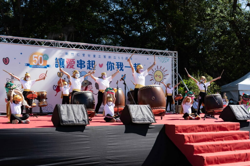 新竹仁愛兒童之家院童以鼓迎賓，帶來感動人心、象徵傳承的開場表演 