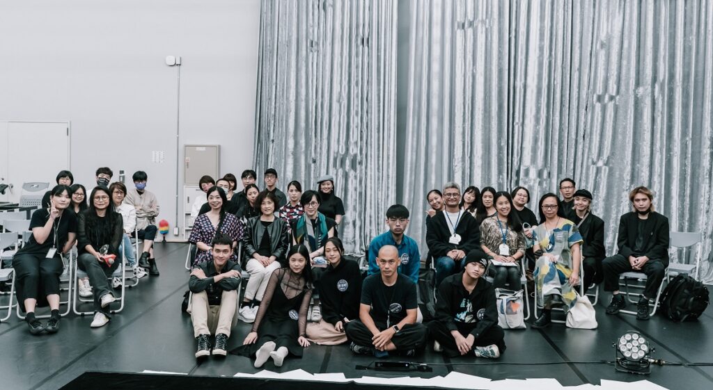 2022 LAB X 青年創作工作室—舞蹈跨域_成果發表大合影。（圖/歌劇院提供）
