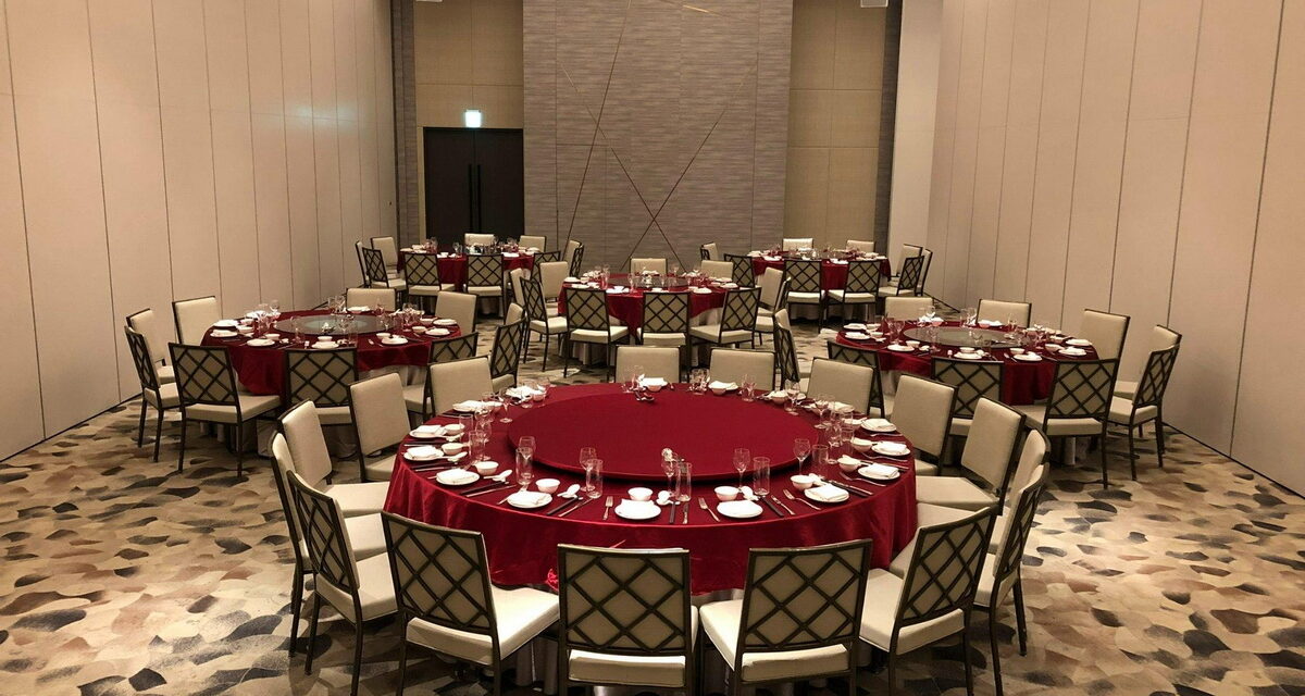 尾牙春酒專案中式桌席每桌十人＄8,800+10起，訂席專線02-2620-3968。
