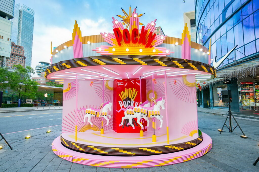 Pocky Wonderland奇幻樂園包含近四米高的賓士鍋造型互動體驗區，盡情拍出奇”fun”美照(照片提供：格力高台灣)