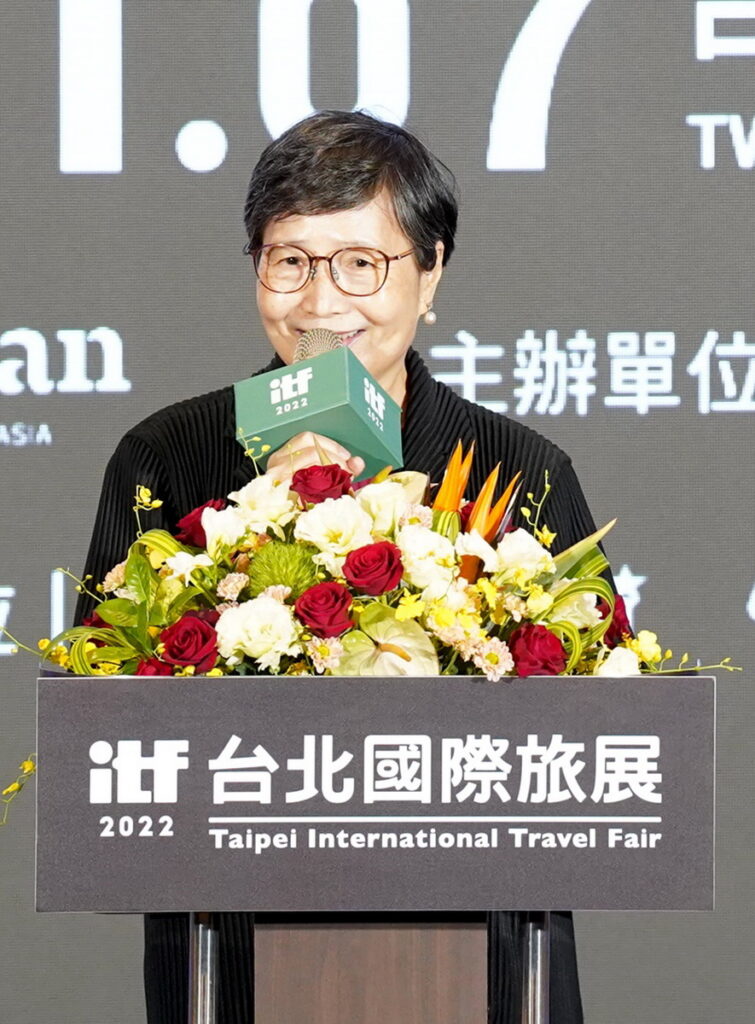 台灣觀光協會葉菊蘭會長期盼以觀光的力量帶動經濟發展，與業者攜手迎向產業曙光。