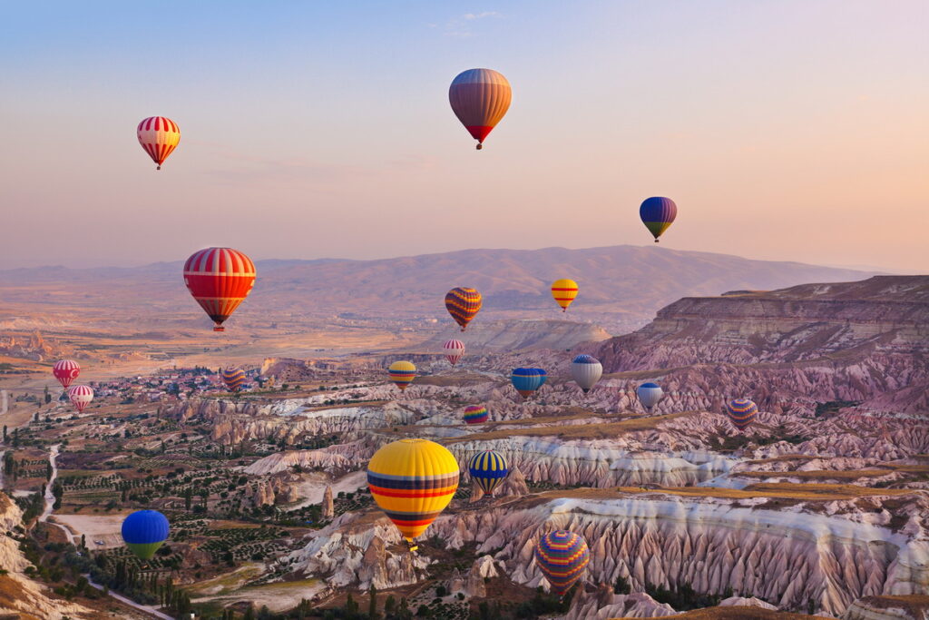 土耳其卡帕多奇亞，熱氣球升空-可樂旅遊提供