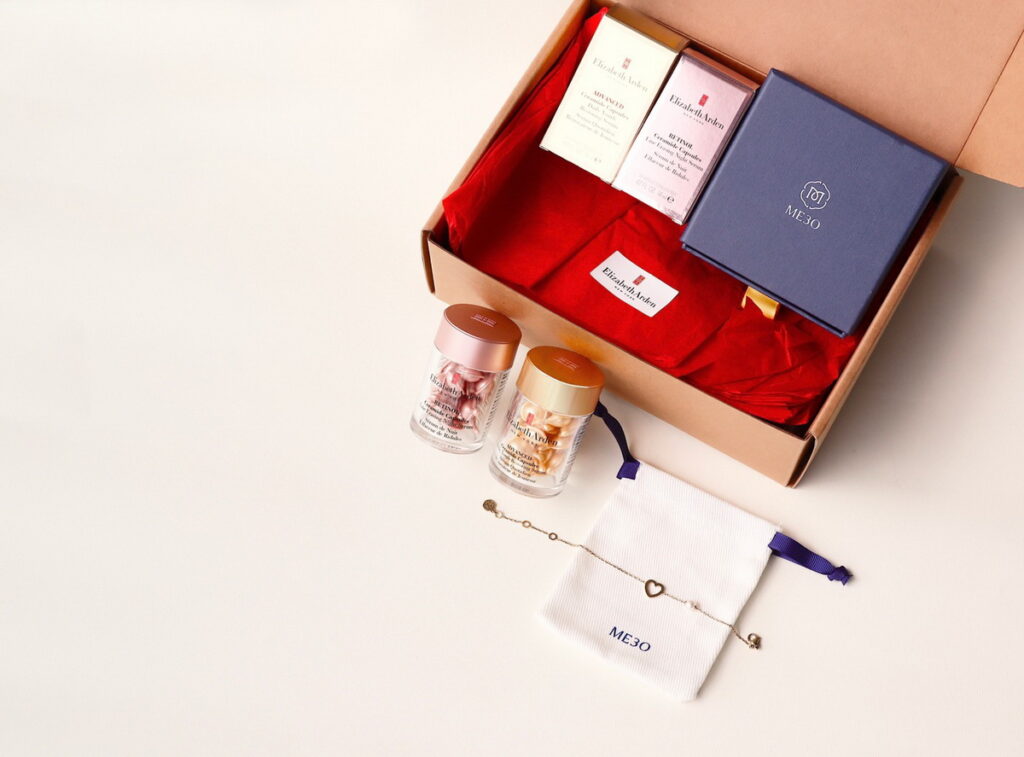 雅頓『小金粉珍珠聯名禮盒』 特惠價$3,900元(定價$5,700 元