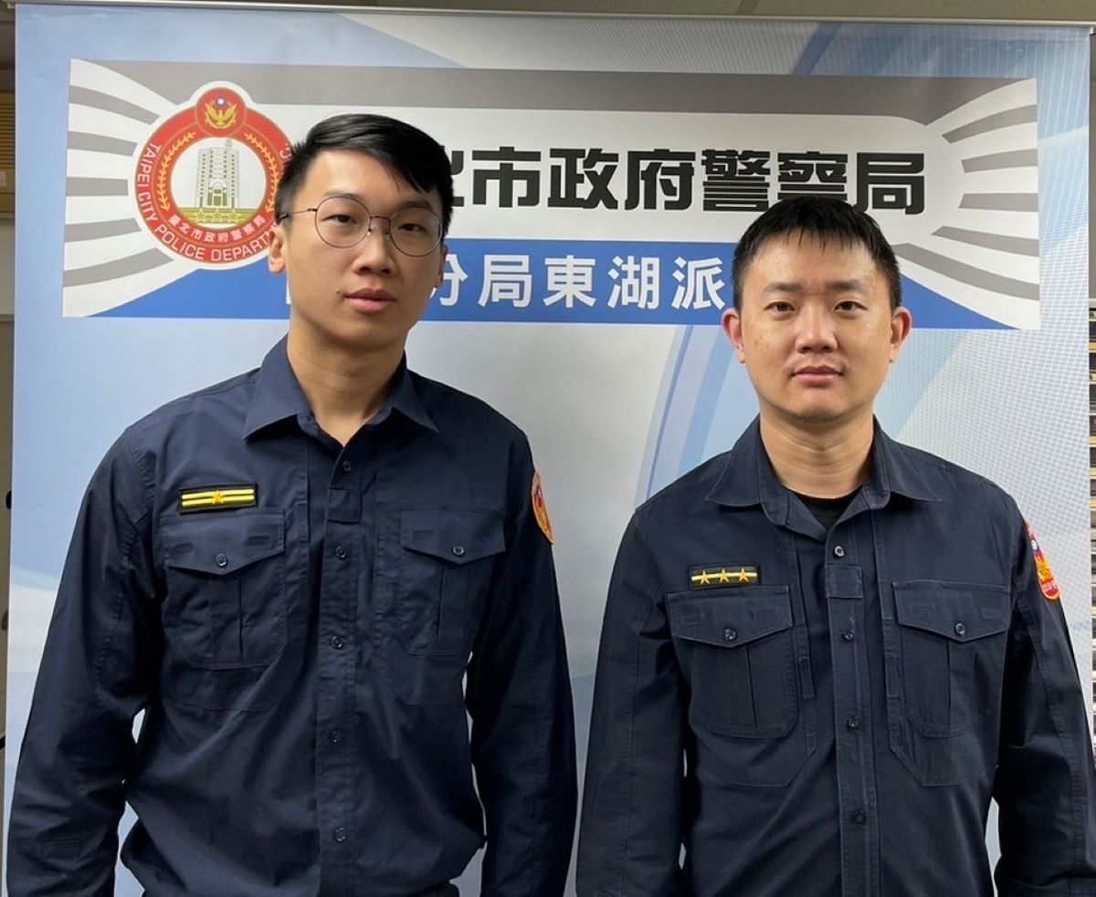 內湖分局東湖派出所副所長朱俊碩(左)、警員賴建宏(右)。