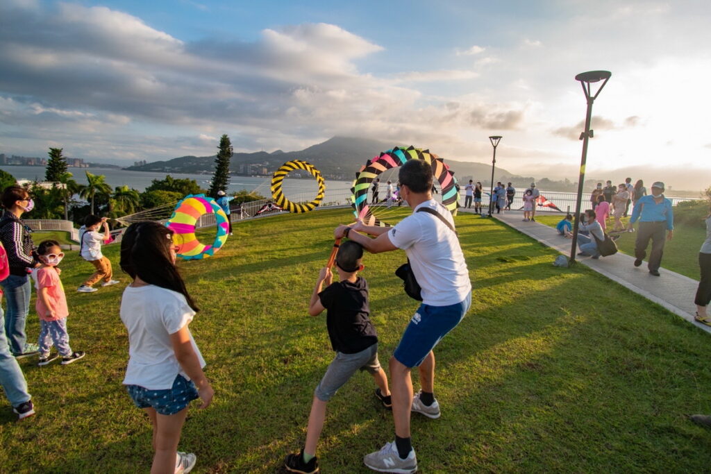 本周六中華特技風箏推廣協會將帶來特技風箏表演，現場民眾還可以體驗圓筒風箏。