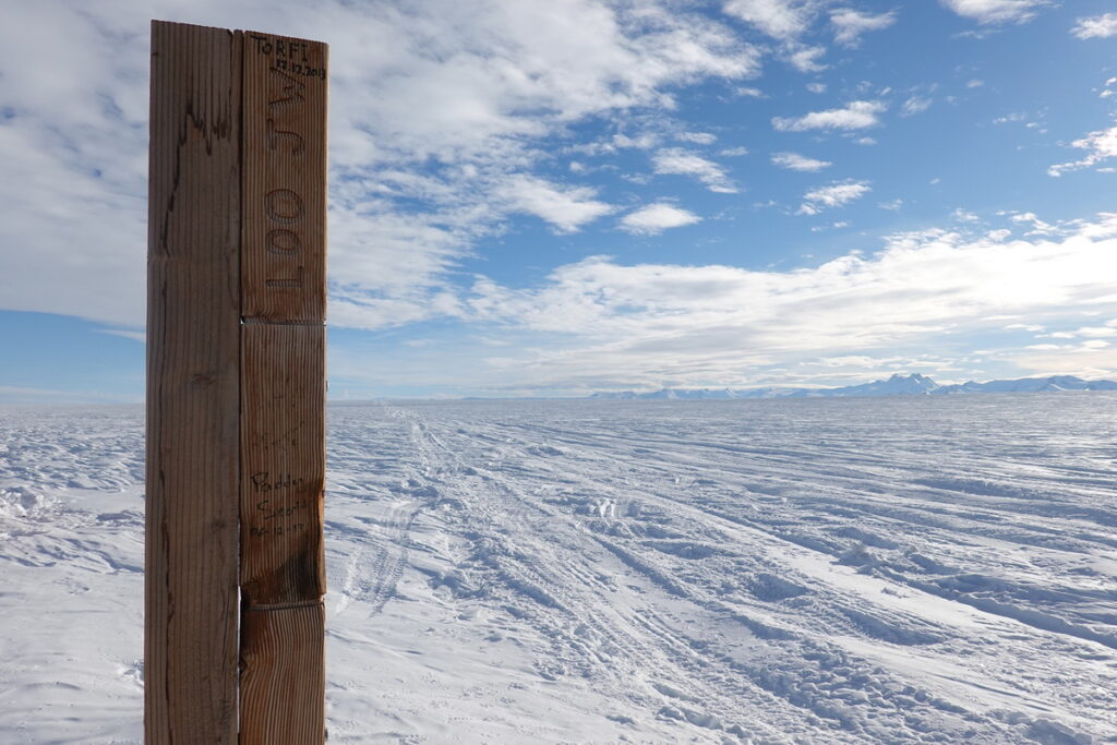 南極點地標_圖片提供_後場音像紀錄工作室提供