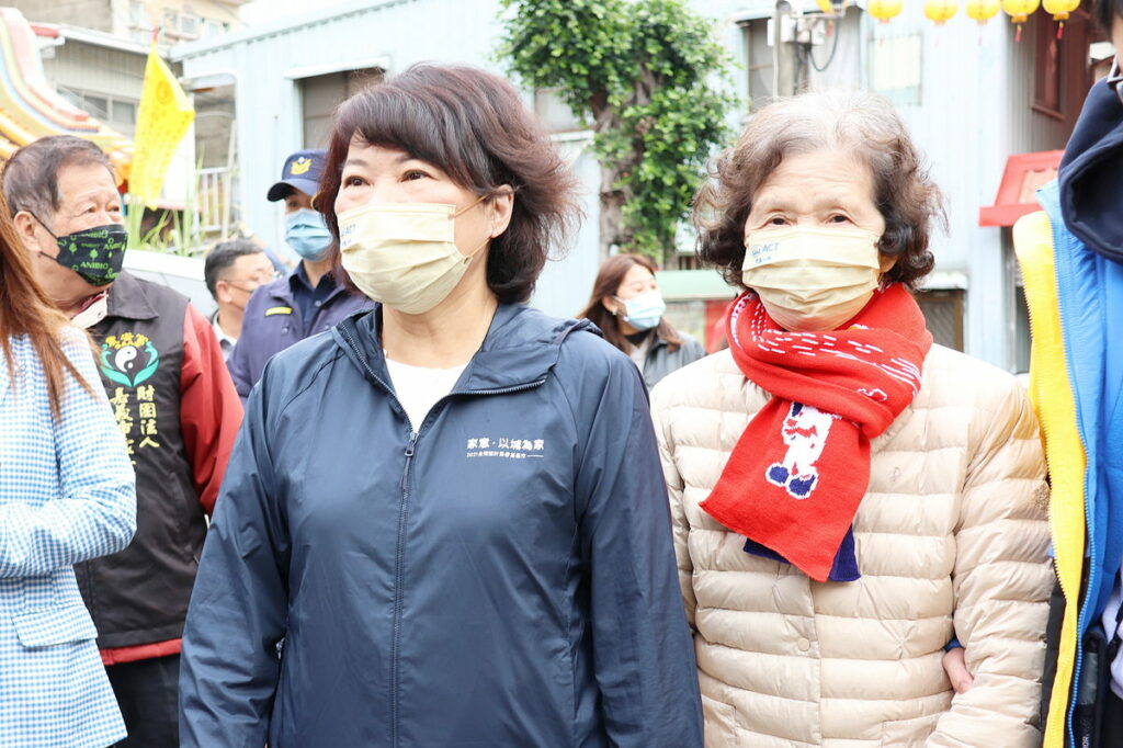 黃敏惠市長與母親一同投票