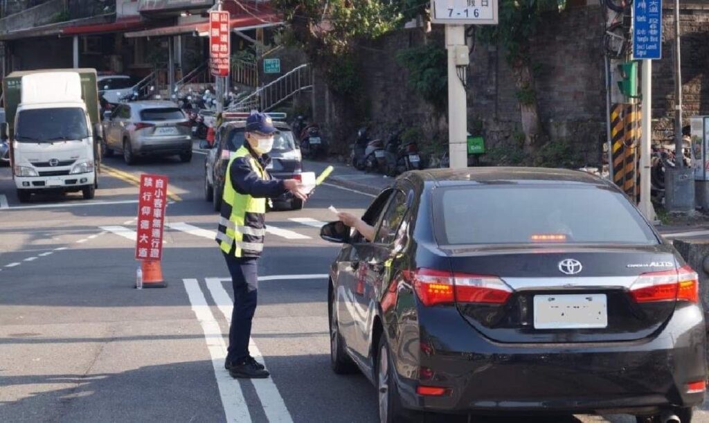 士林分局分局長吳慶鴻特別指示統合所有警力全力投入春節期間交通安全順暢工作