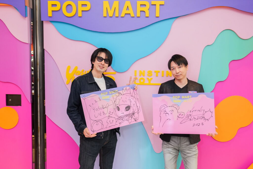 上野陽介(左)大久保博人(右)來台與POP MART泡泡瑪特聯合舉辦簽售會