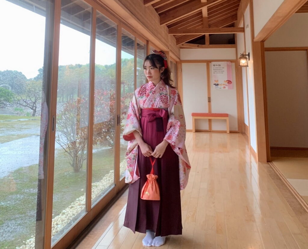 入住換穿全新推出的Hakama文青袴(價值$899人)，暢遊日式主題園區，不用出國也能讓您感受濃厚日本韻味。