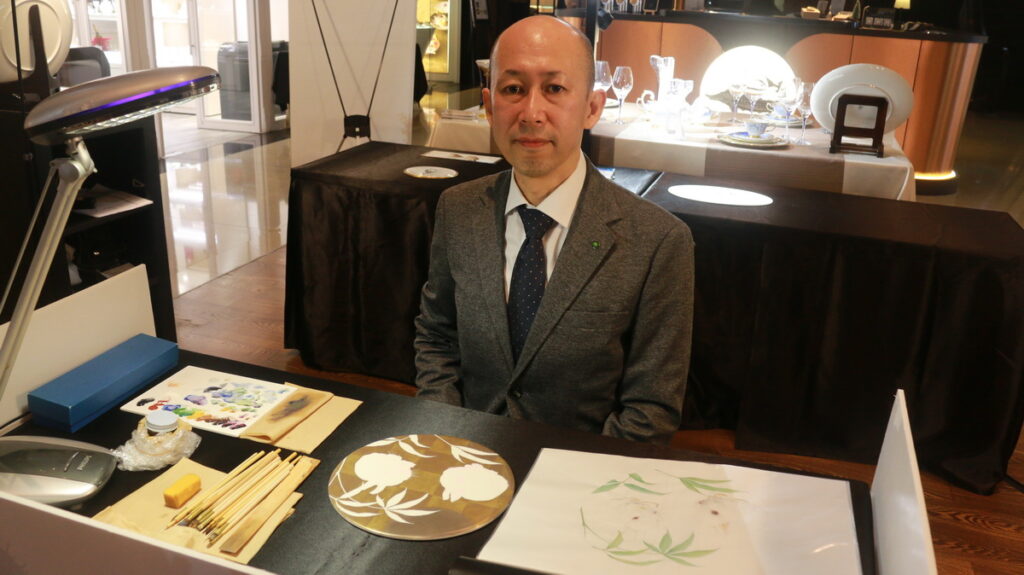 彩繪大師Satoshi Yamada(山田智嗣)現場手繪應景「盈月與兔」圓盤