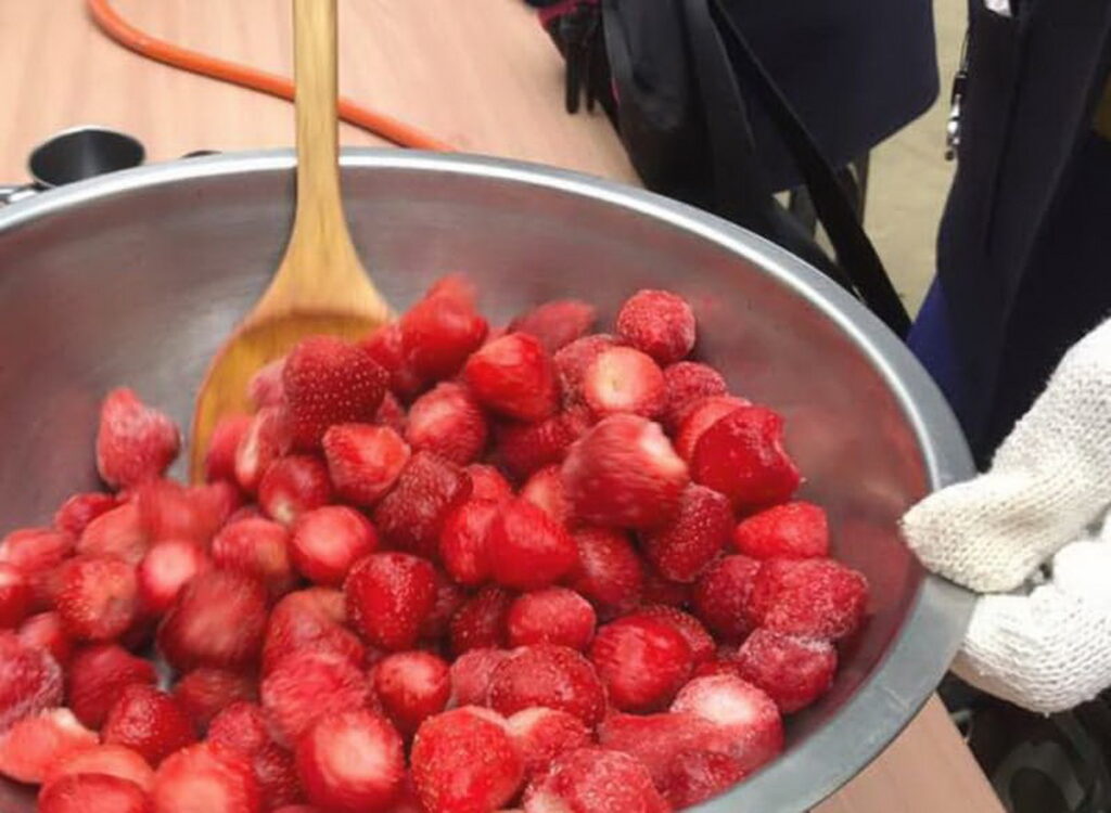 內湖區各農園除了有鮮採草莓讓您享受「草莓採果趣」外，也有各式「莓好食光」的草莓美食及飲品可以品嚐