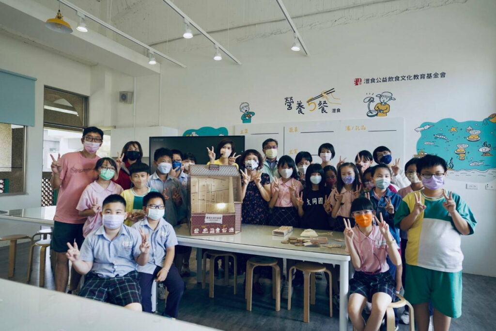 　嘉義市與灃食公益飲食文化教育基金會合作，攜手導入「營養5餐」教育計畫。