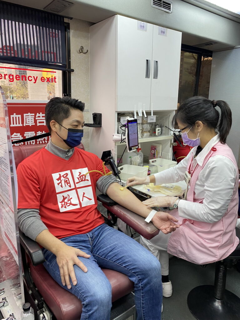 蔣市長捐血