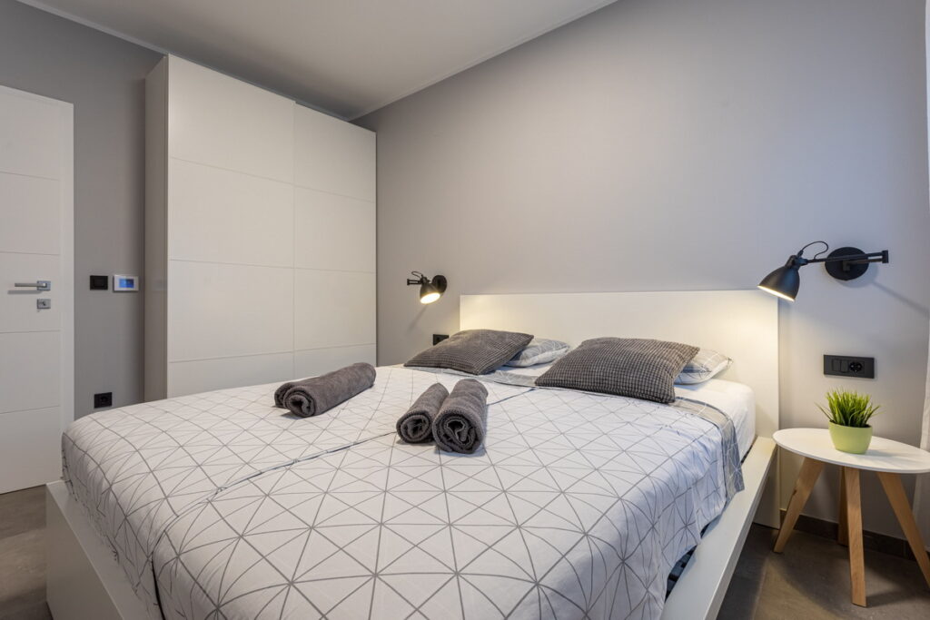 克羅埃西亞「Happy Apartments Ba_ka」室內裝潢舒適且富有現代感，提供像家一樣舒服的住宿體驗。(圖片由Booking.co...
