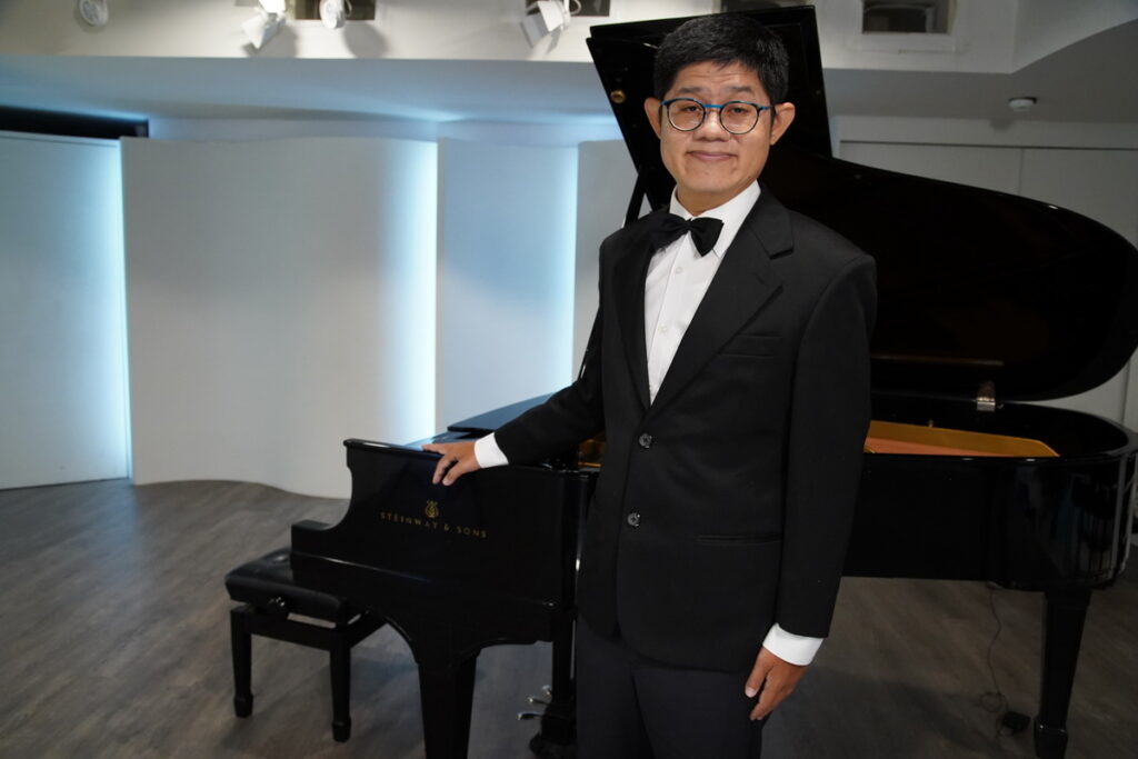 .非常音樂家莊天岳，主修鋼琴，曾獲得2019年第23屆身心障礙楷模金鷹獎