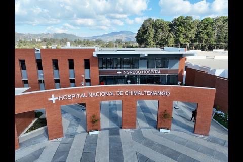最近落成的Chimaltenango醫院已經爆發了第一起腐敗案件，瓜地馬拉衛生部前副部長和該衛生中心主任參與其中
