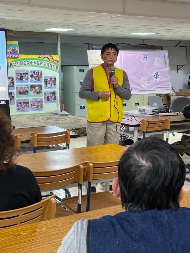 永安大哥至社區對民眾宣導口腔癌預防，陽光基金會提供