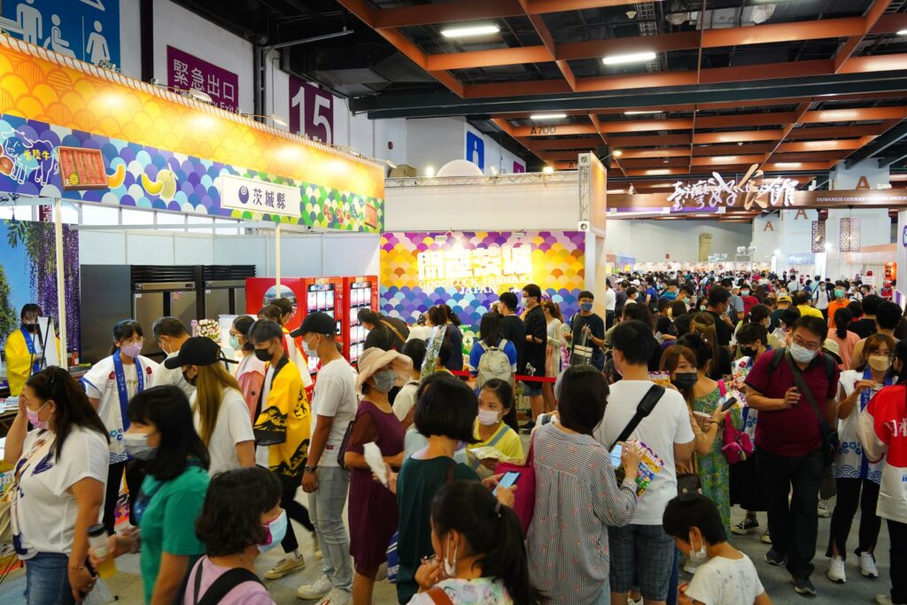 台灣美食展年年吸引大批民眾進場，大啖美食搶飯店超殺優惠。